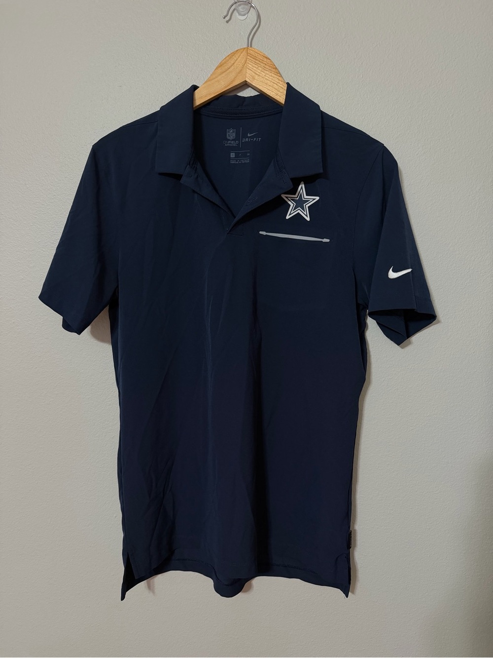 Nike Men’s Navy Dallas Cowboys Polo with White Accents—Small